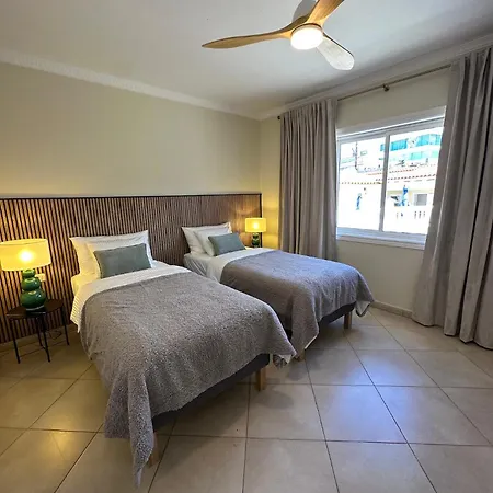 Spacious Victoria Heated Pool Willa *