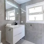 Spacious Victoria Heated Pool Villa *