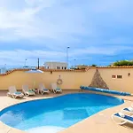 Spacious Victoria Heated Pool