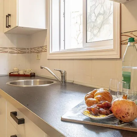 Spacious Victoria Heated Pool