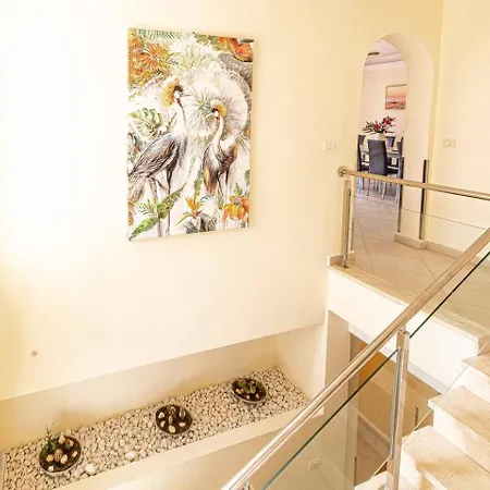 Spacious Victoria Heated Pool Villa