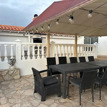 Spacious Victoria Heated Pool Callao Salvaje