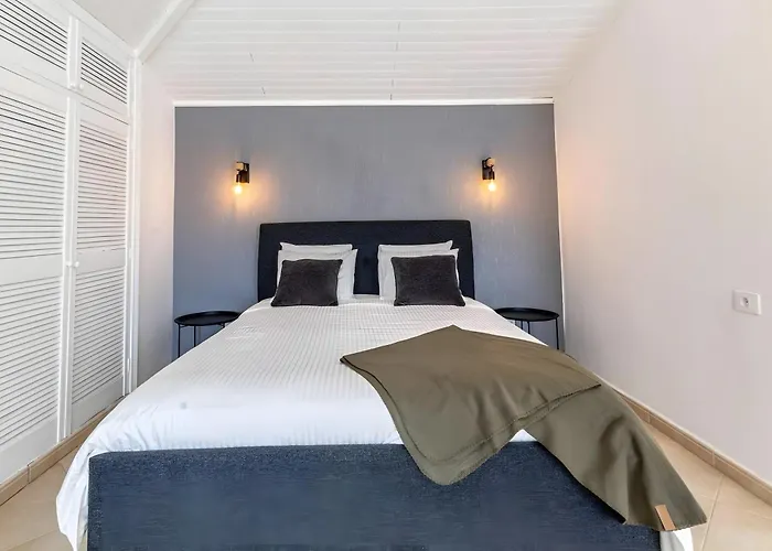 Vila Spacious Victoria Heated Pool