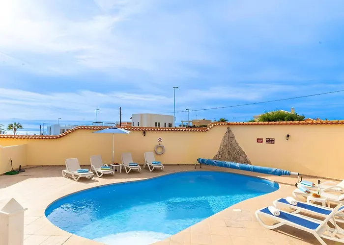 Spacious Victoria Heated Pool Vila Callao Salvaje