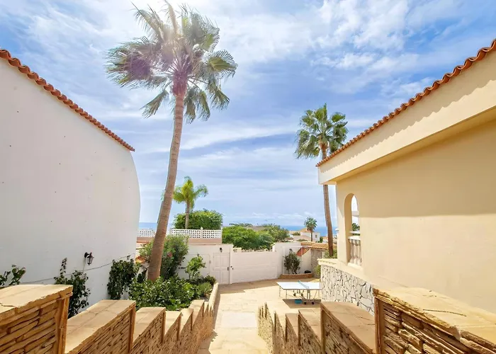 Spacious Victoria Heated Pool Vila Callao Salvaje