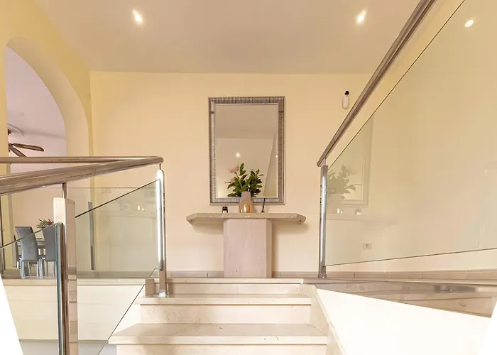 Spacious Victoria Heated Pool Callao Salvaje