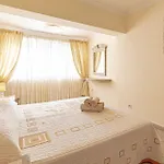 Spacious Victoria Heated Pool Vila *