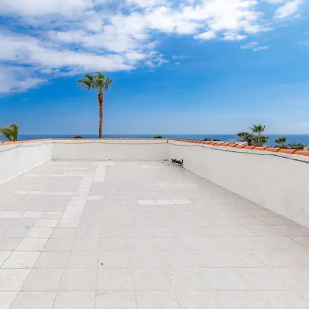 Spacious Victoria Heated Pool