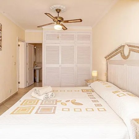 Villa Victoria With Heated Pool
