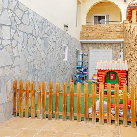 Spacious Victoria Heated Pool Вилла Кальяо-Сальвахе