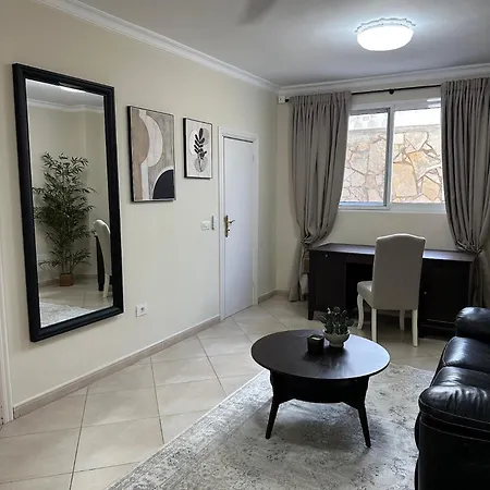 Victoria With Heated Pool Villa