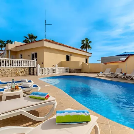 Villa Spacious Victoria Heated Pool Callao Salvaje