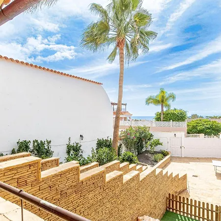 Spacious Victoria Heated Pool Callao Salvaje