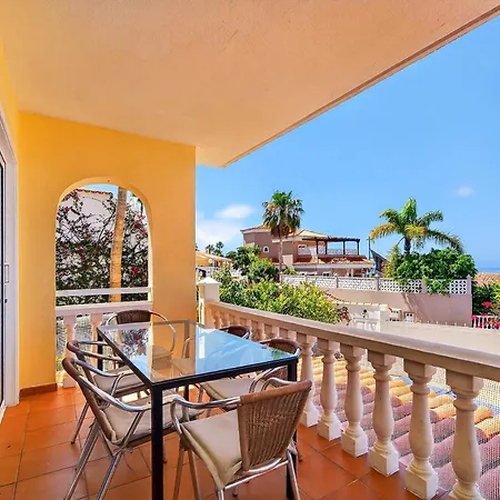 Spacious Victoria Heated Pool Villa *