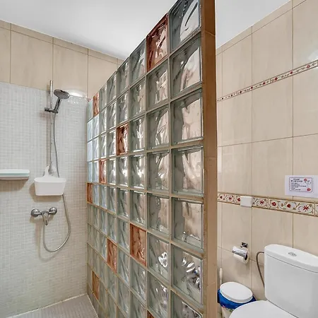 Spacious Victoria Heated Pool