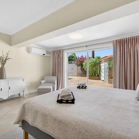 Spacious Victoria Heated Pool * 卡亚俄萨尔瓦赫