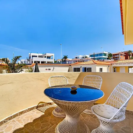 Spacious Victoria Heated Pool Villa