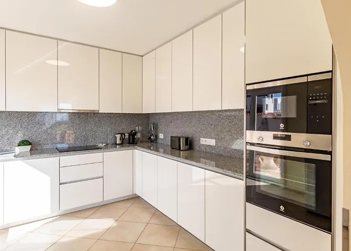 Villa Spacious Victoria Heated Pool *