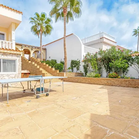 Villa Spacious Victoria Heated Pool