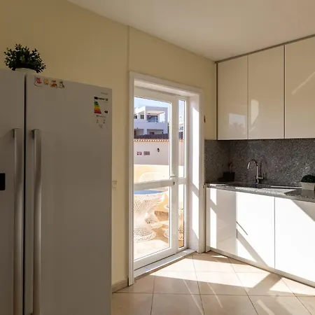 Villa Spacious Victoria Heated Pool