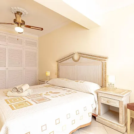 Villa Spacious Victoria Heated Pool *