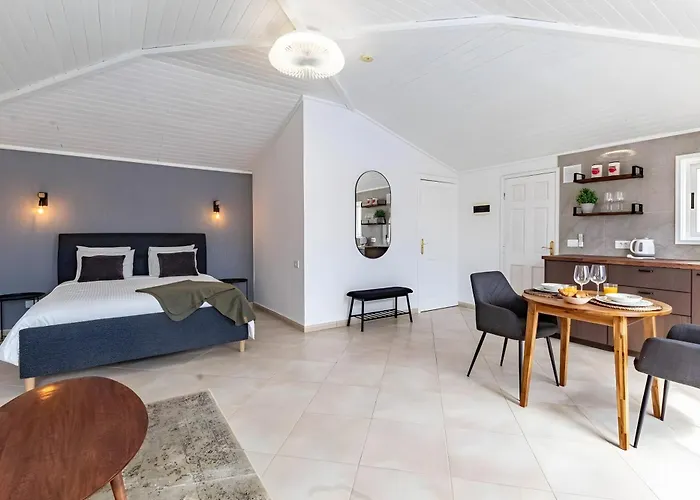 Spacious Victoria Heated Pool * Callao Salvaje