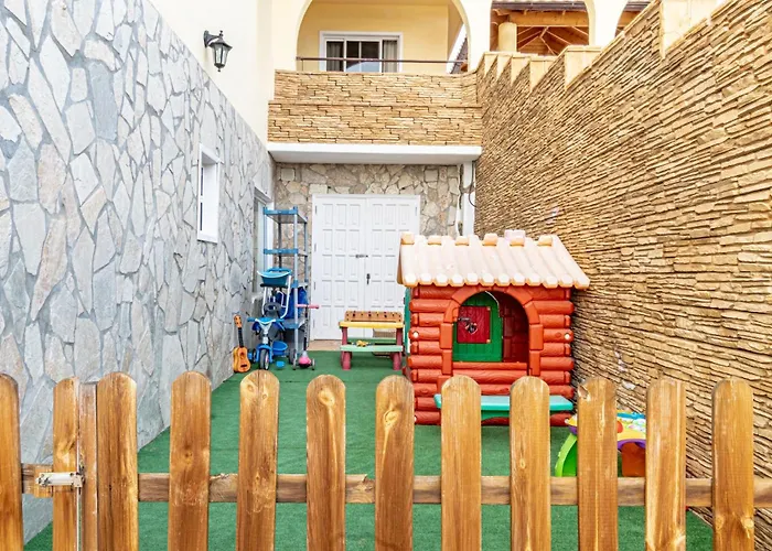 Spacious Victoria Heated Pool Villa Callao Salvaje